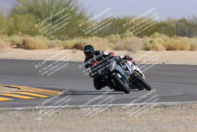 media/Oct-08-2022-SoCal Trackdays (Sat) [[1fc3beec89]]/Turn 10 (945am)/